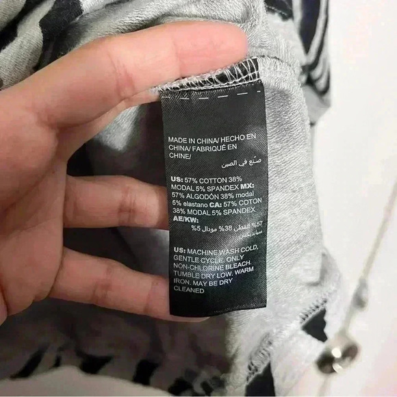 CHICO’S ZENERGY Zebra-Print Cinched Pullover size 16/18 - Picture 6 of 6